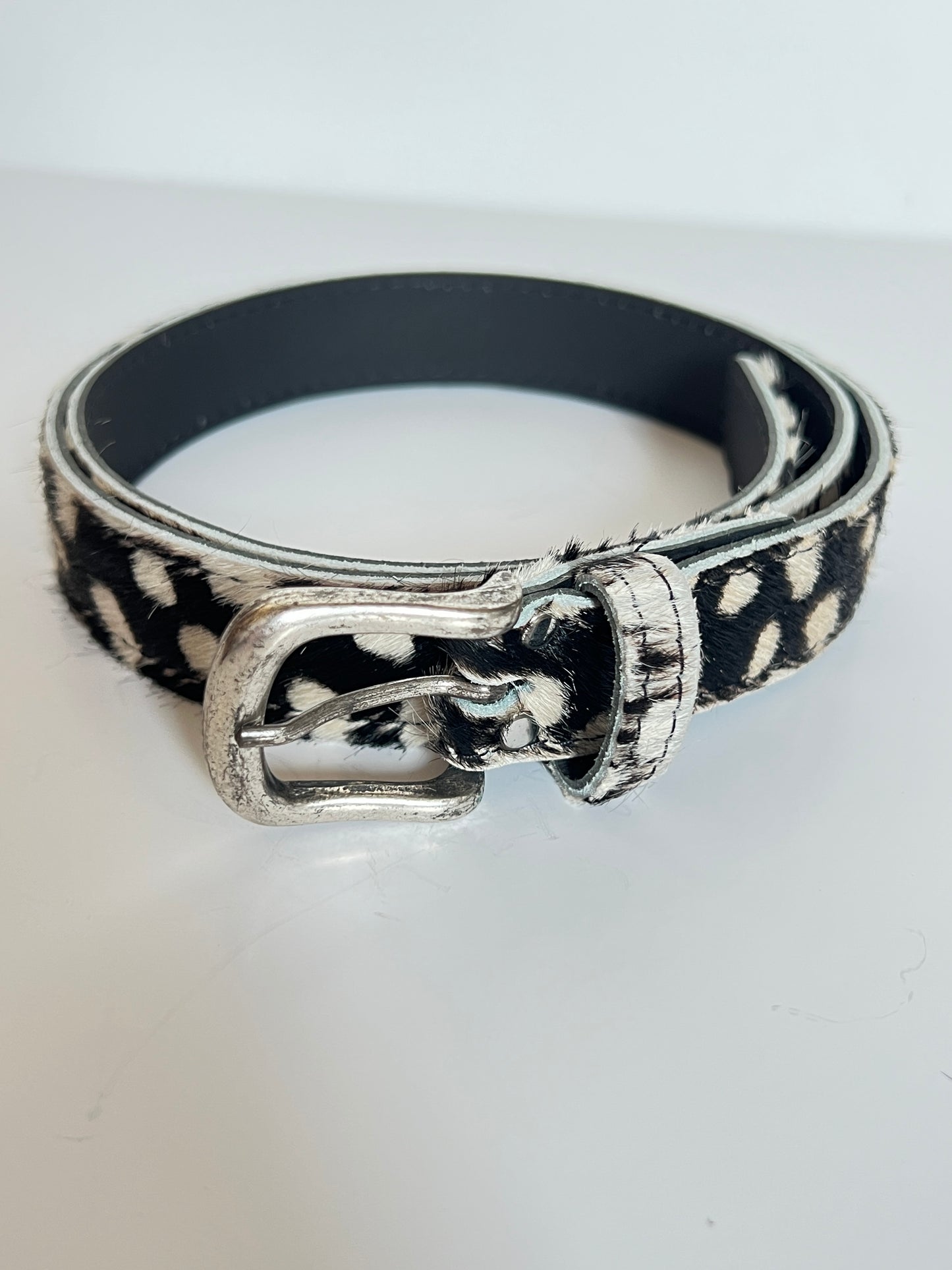 Ceinture Bovin Poils Naturels Noirs Tachetés blancs
